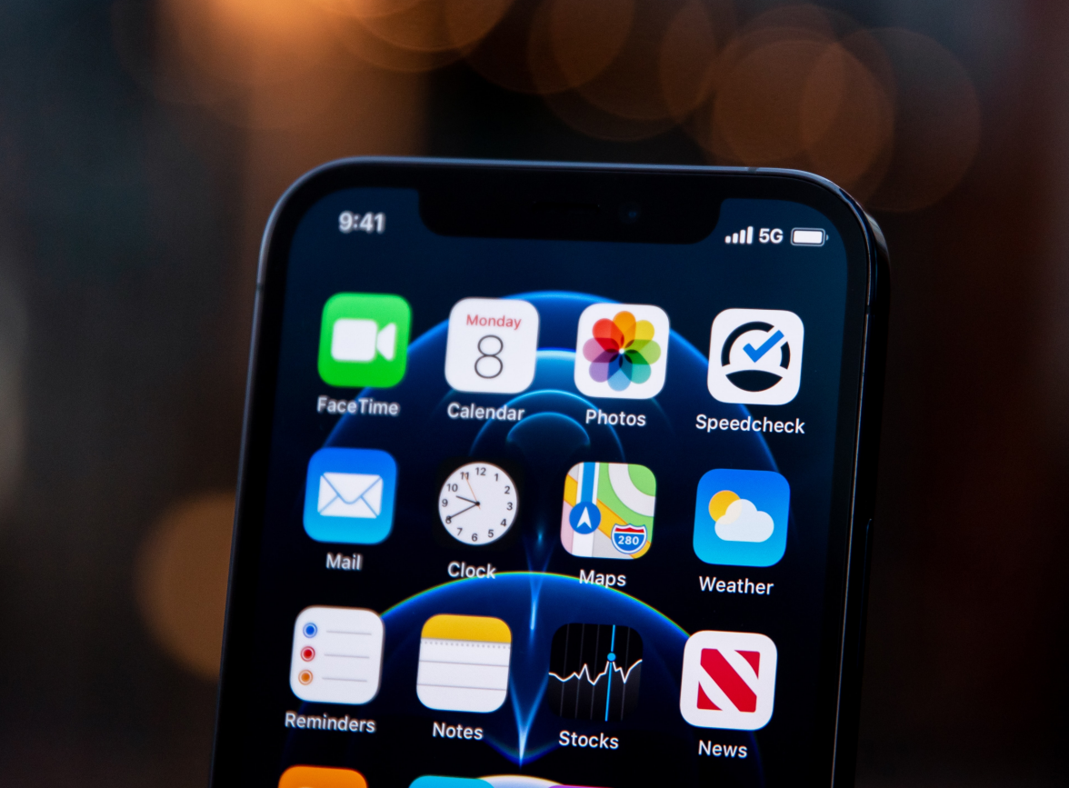 商州苹果手机维修分享为什么 iPhone 12 在冬季会自动关机 